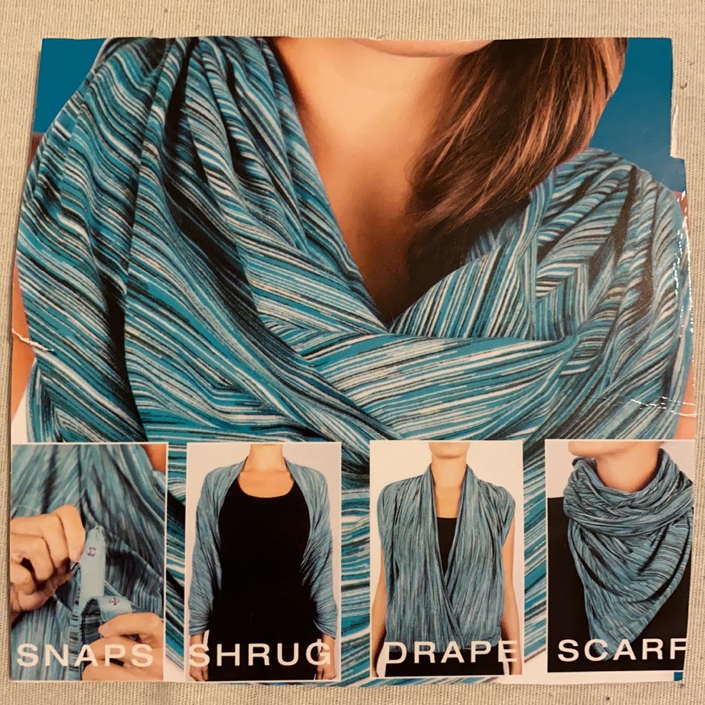 Scarf approx 55 x 25 inches. Very soft, thickcloth